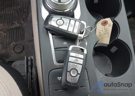 2022 Ford Escape Se Hybrid z USA, uszkodzony, nr VIN 1FMCU9BZ2NUA28606